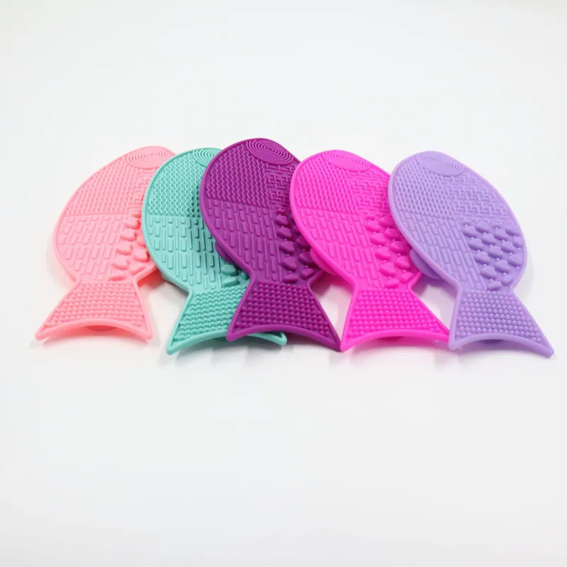 Slow Feeder Bowl with Suction Cup – Small Silicone Food Mat for Cats & Pets Under 3kg