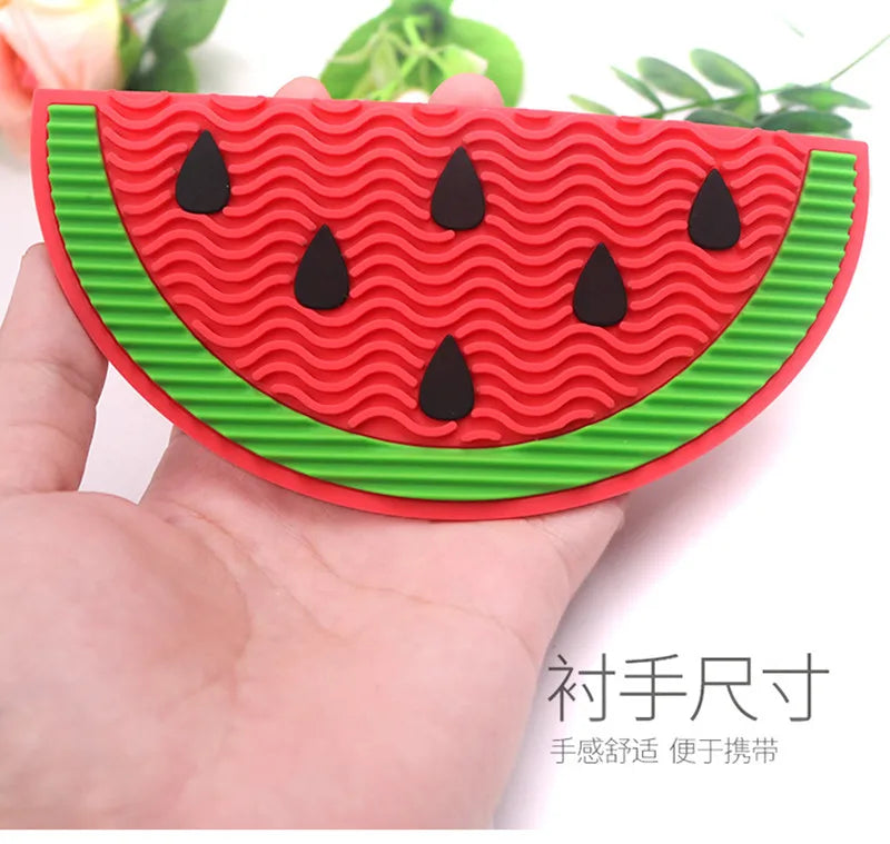 Slow Feeder Bowl with Suction Cup – Small Silicone Food Mat for Cats & Pets Under 3kg