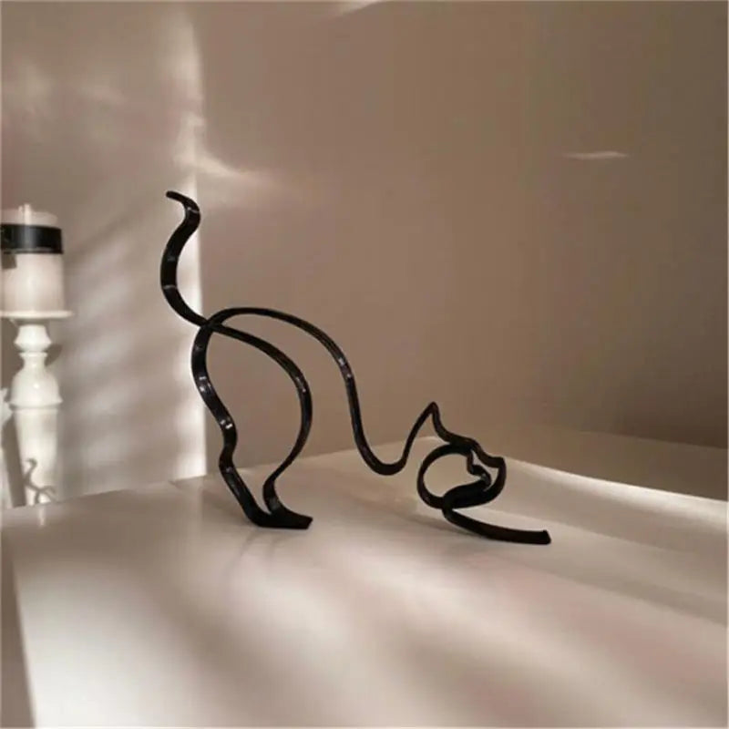 Metal Dog Sculpture – Minimalist Iron Figurine for Home & Office Decor