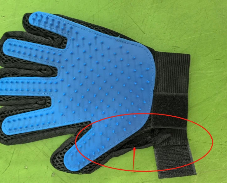 Pet Grooming Glove for Cats & Dogs – Deshedding & Massage Brush