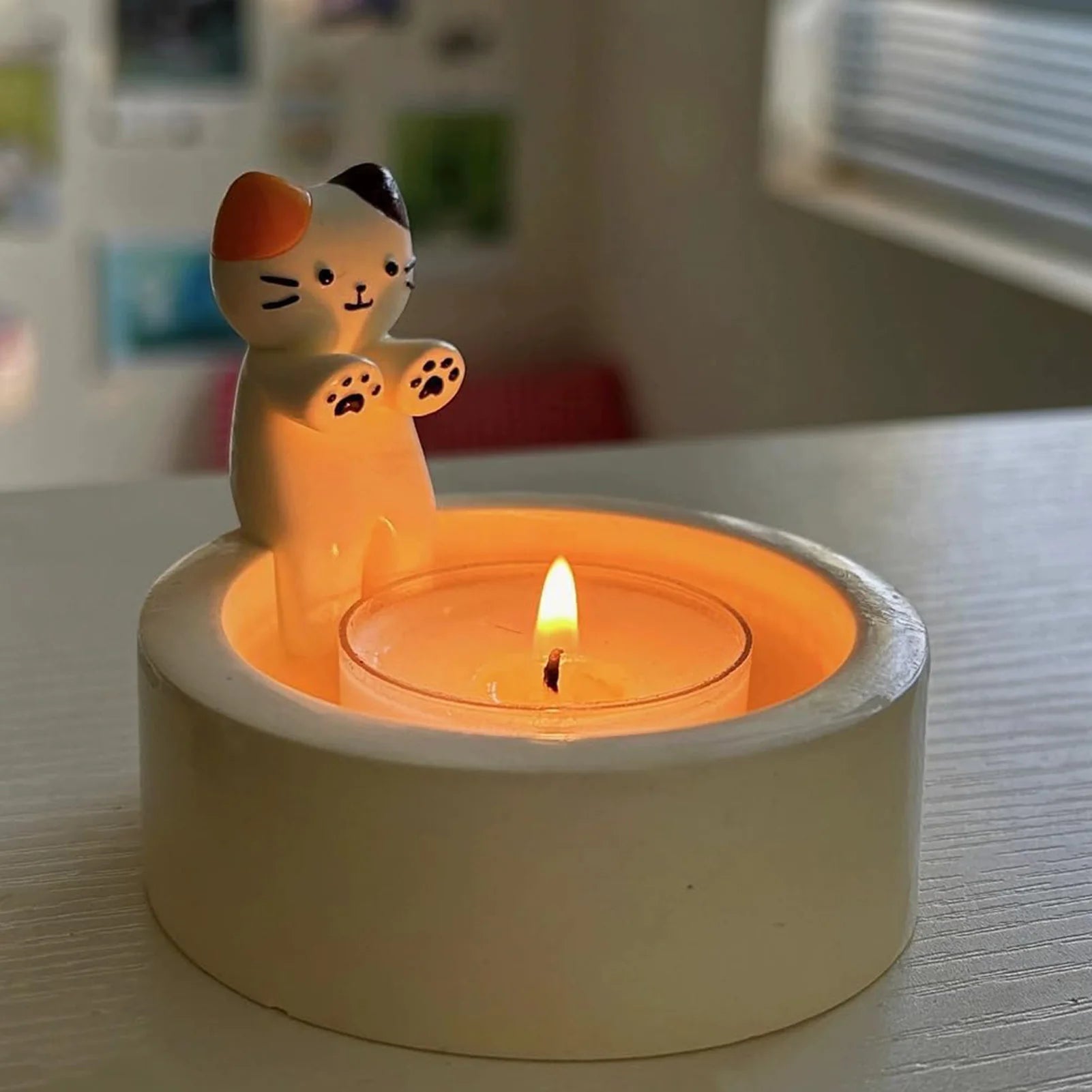 Cute Kitten Candle Holder – Cartoon Cat Aromatherapy Candlestick